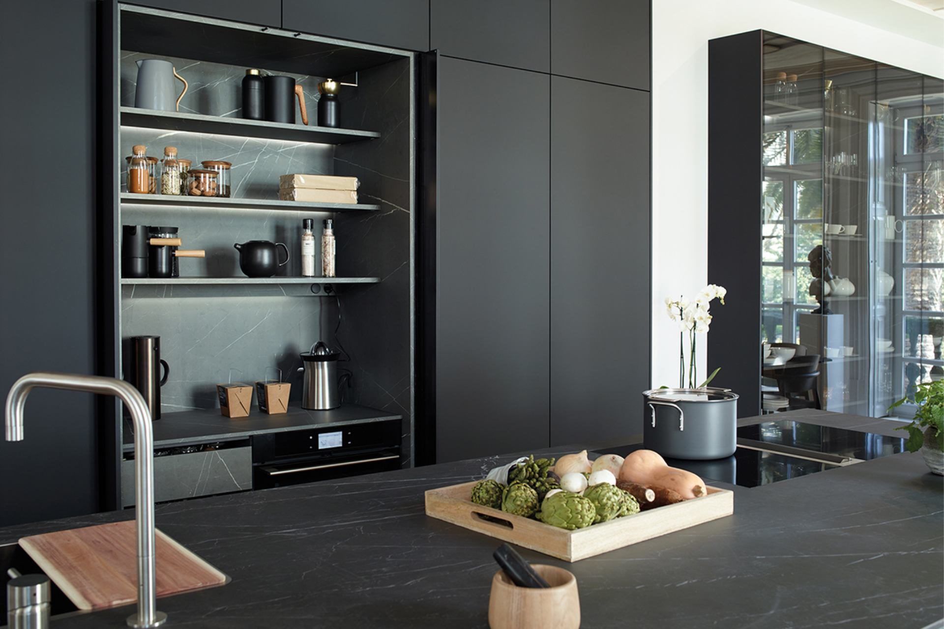 Image of kitchen with black LAH laminate column units