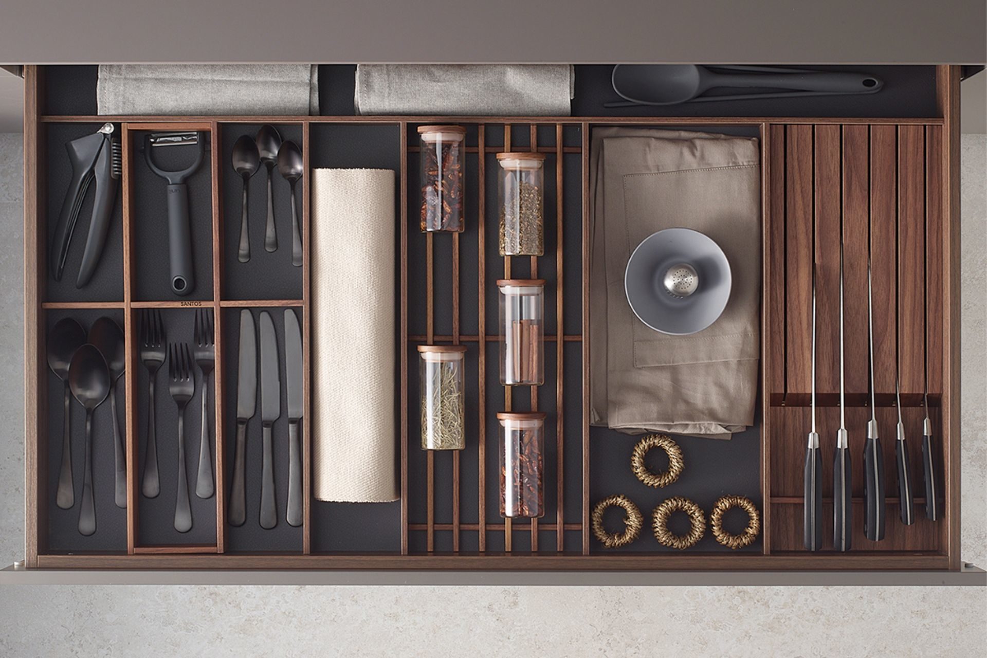 Image of Santos drawer with dividers and other accessories: cutlery tray and knife tray