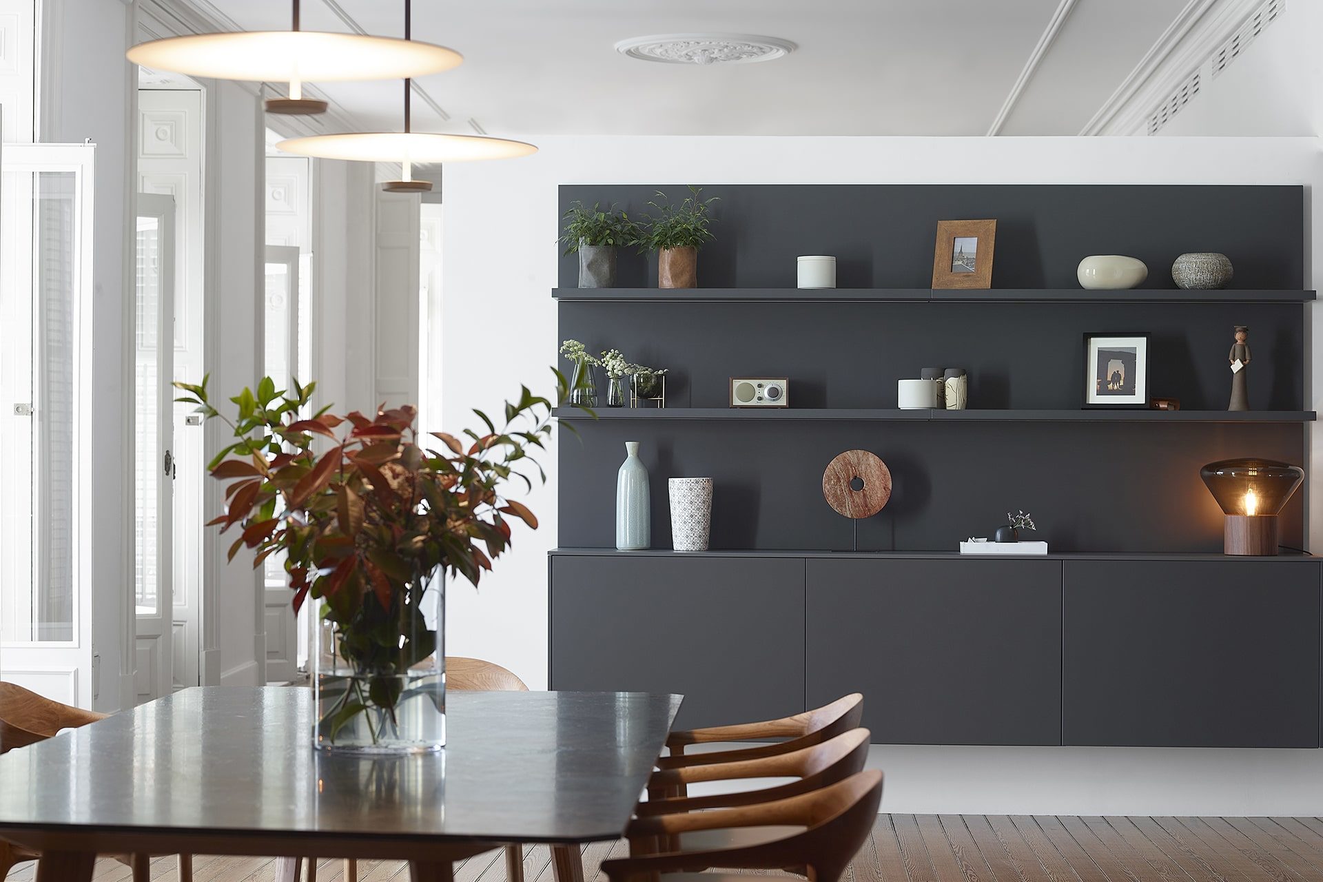 Compositions de meubles personnalisables haut de gamme: buffet avec étagères stratifié gris anthracite